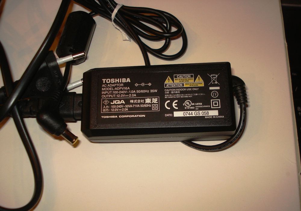Chargeur Toshiba 12V 2A Bricolage
