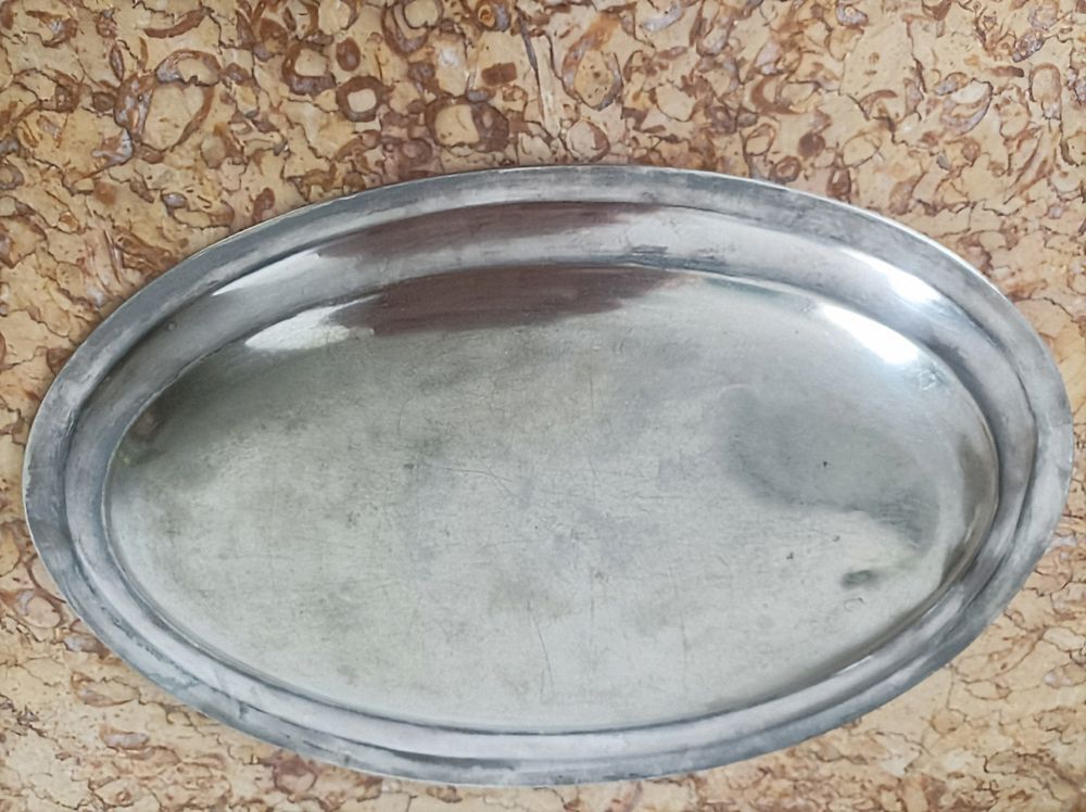 Plat Oval en M&eacute;tal Argent&eacute; Décoration