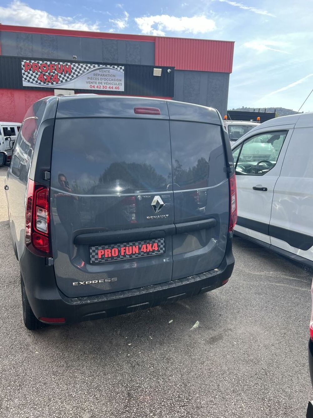 Express EXPRESS VAN BLUE DCI 75 - 22 ESSENTIEL 2021 occasion 13180 Gignac-la-Nerthe