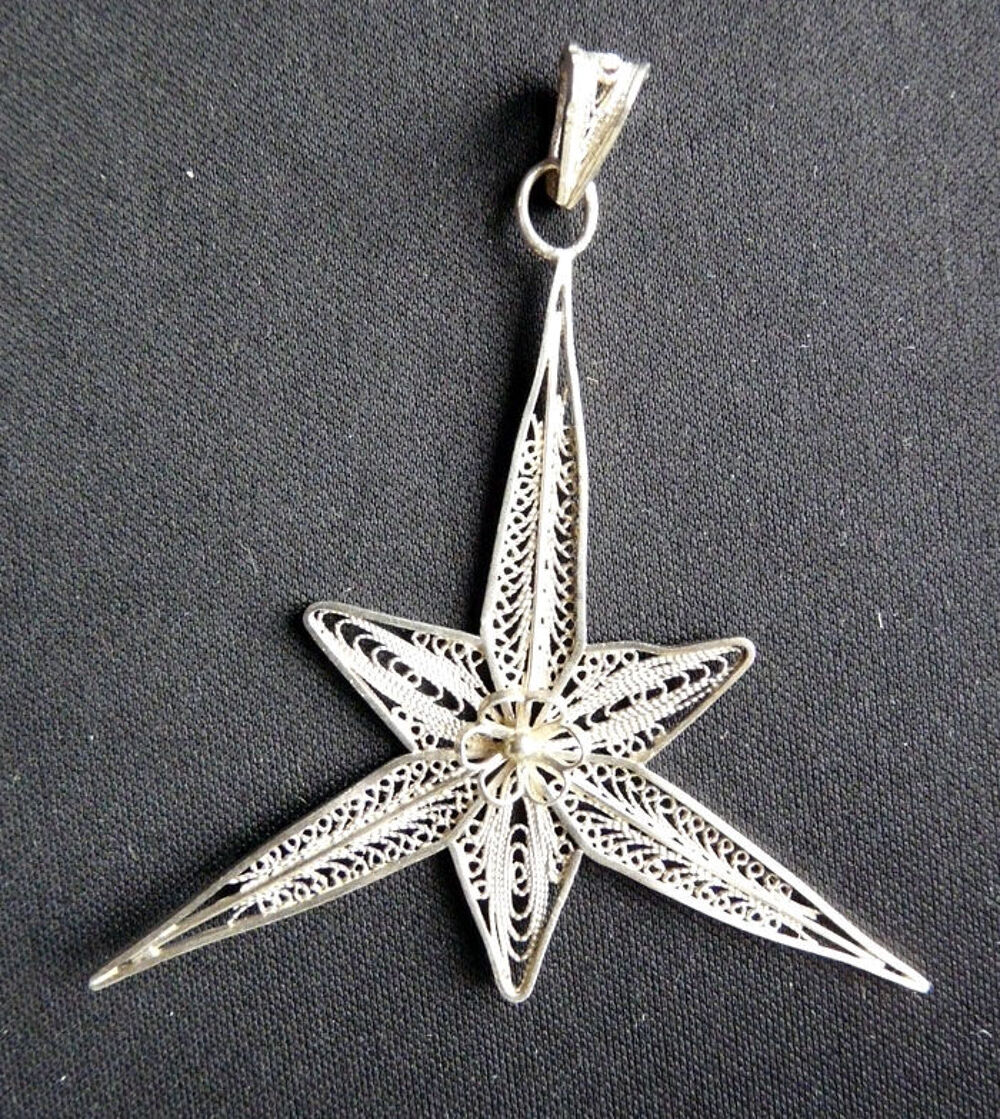 Pendentif forme de Croix en fils dentelle d'Argent Ethiopie Bijoux et montres