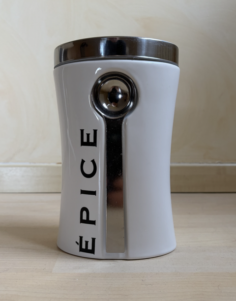 Bo�te cuisine avec sa cuill�re 5 Dracy-le-Fort (71)