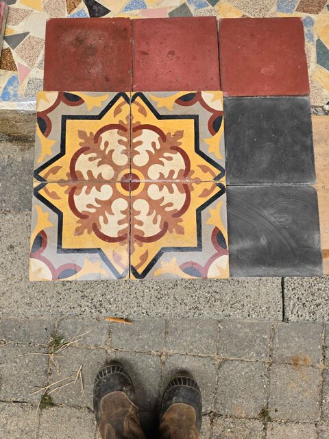 carreaux de ciment anciens rarisismes de 20x20 cm 39 Aspres-sur-Buch (05)