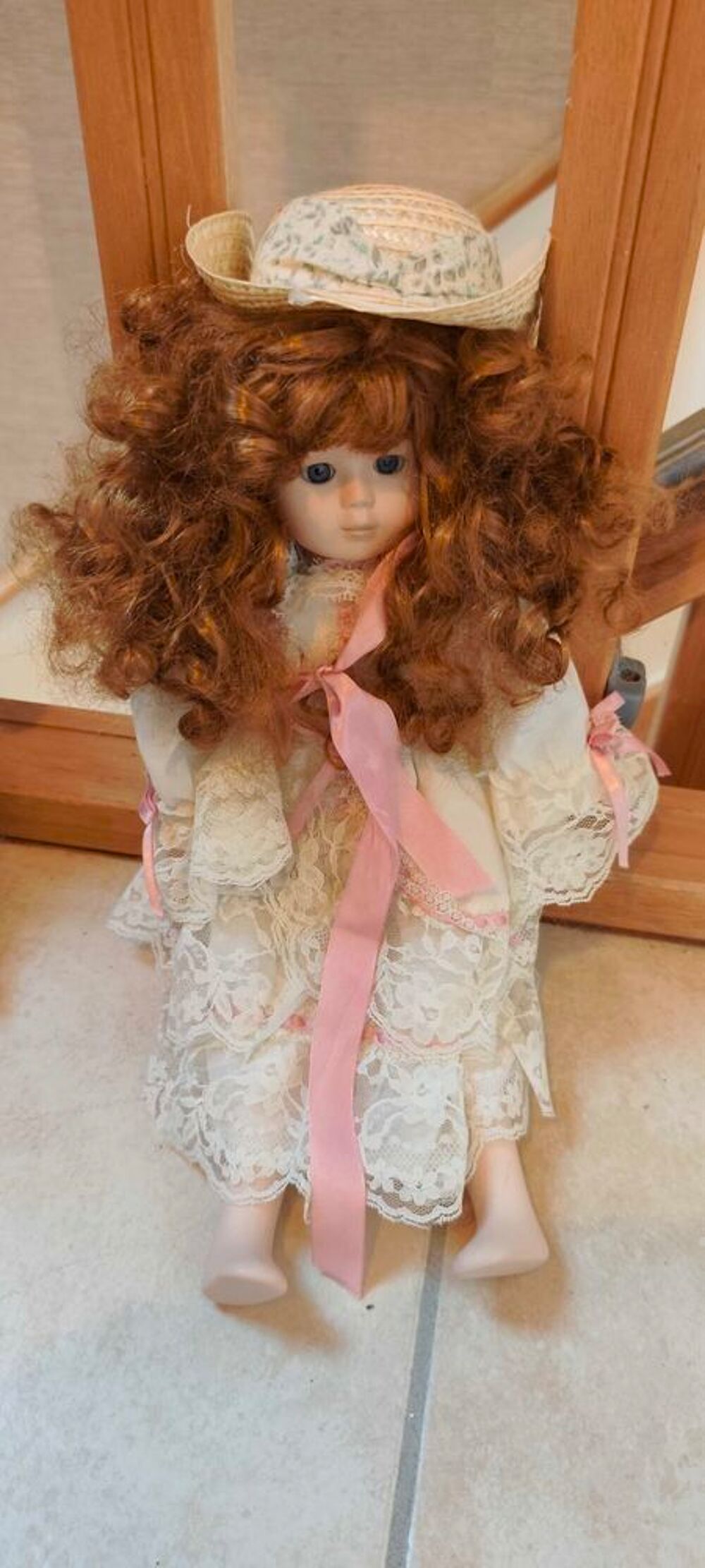 Poup&eacute;e en porcelaine ancienne Jeux / jouets
