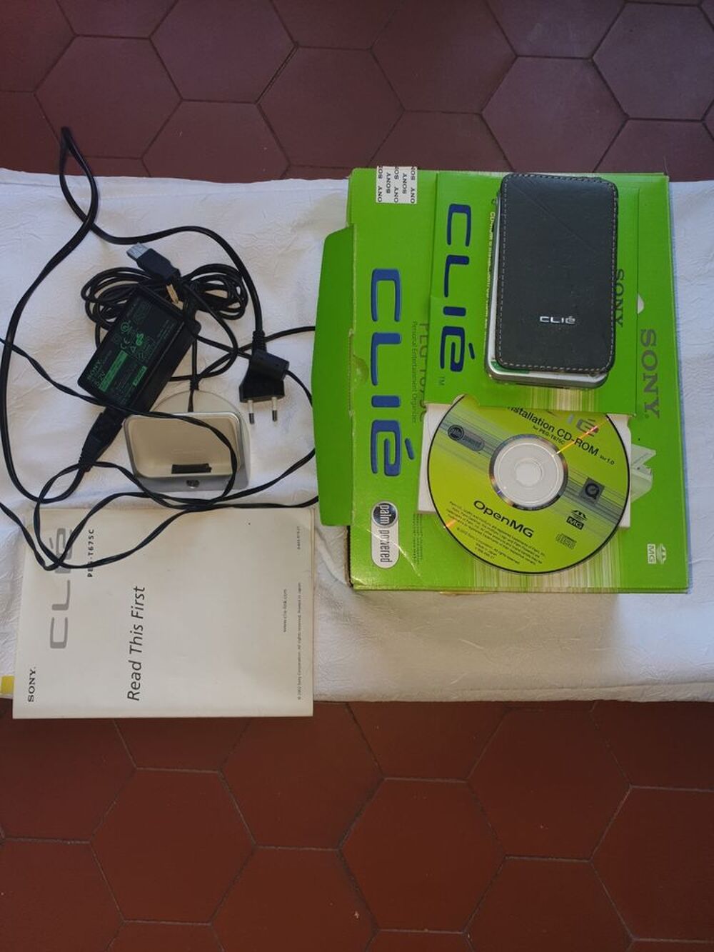 PDA SONY CLIE peg-t675c et Sony Ericsson 7610 Matériel informatique