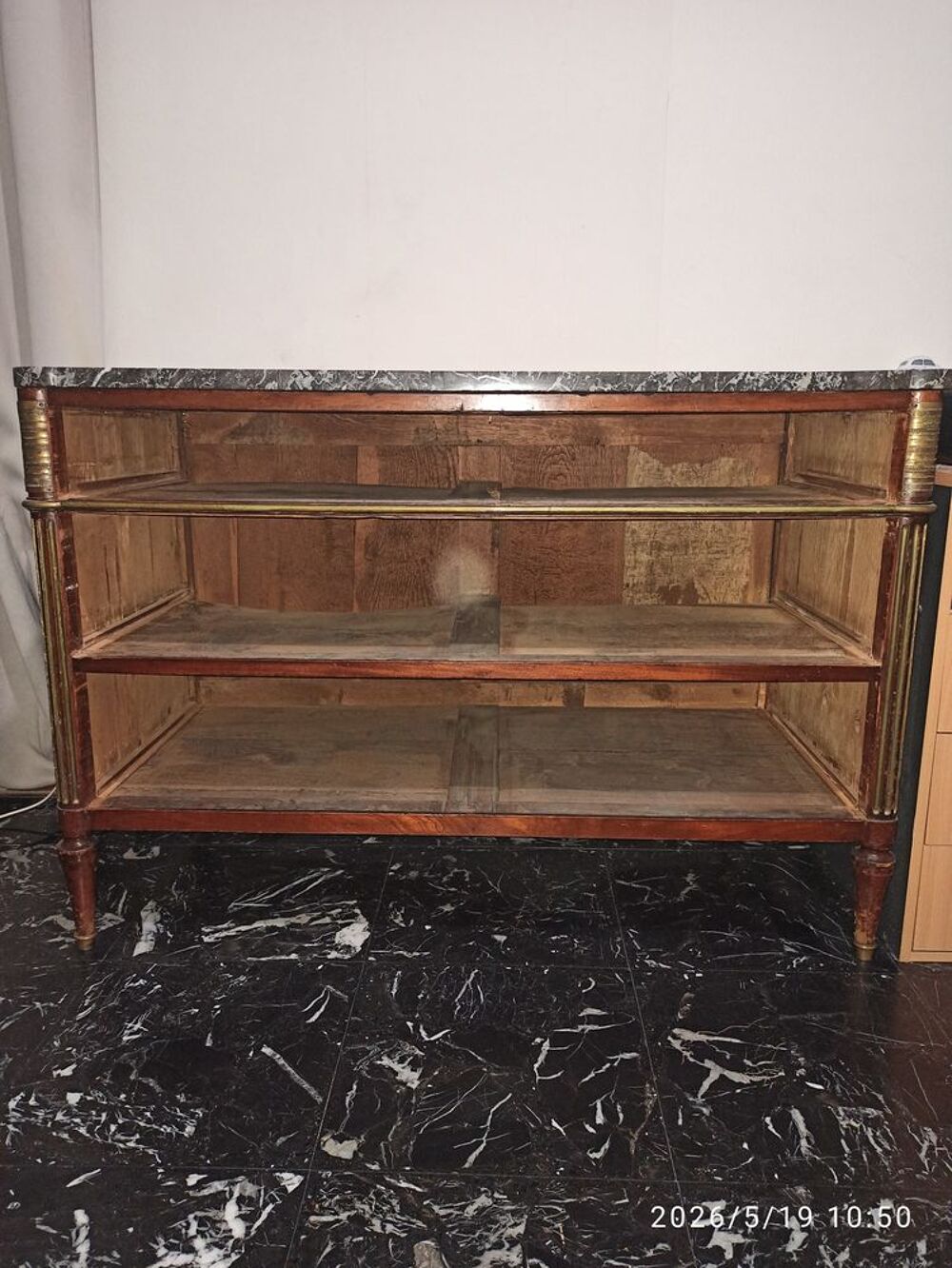 Commode us&eacute;e avec plateau en marbre Meubles