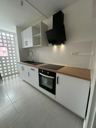  Appartement à louer 4 pièces 56 m²
