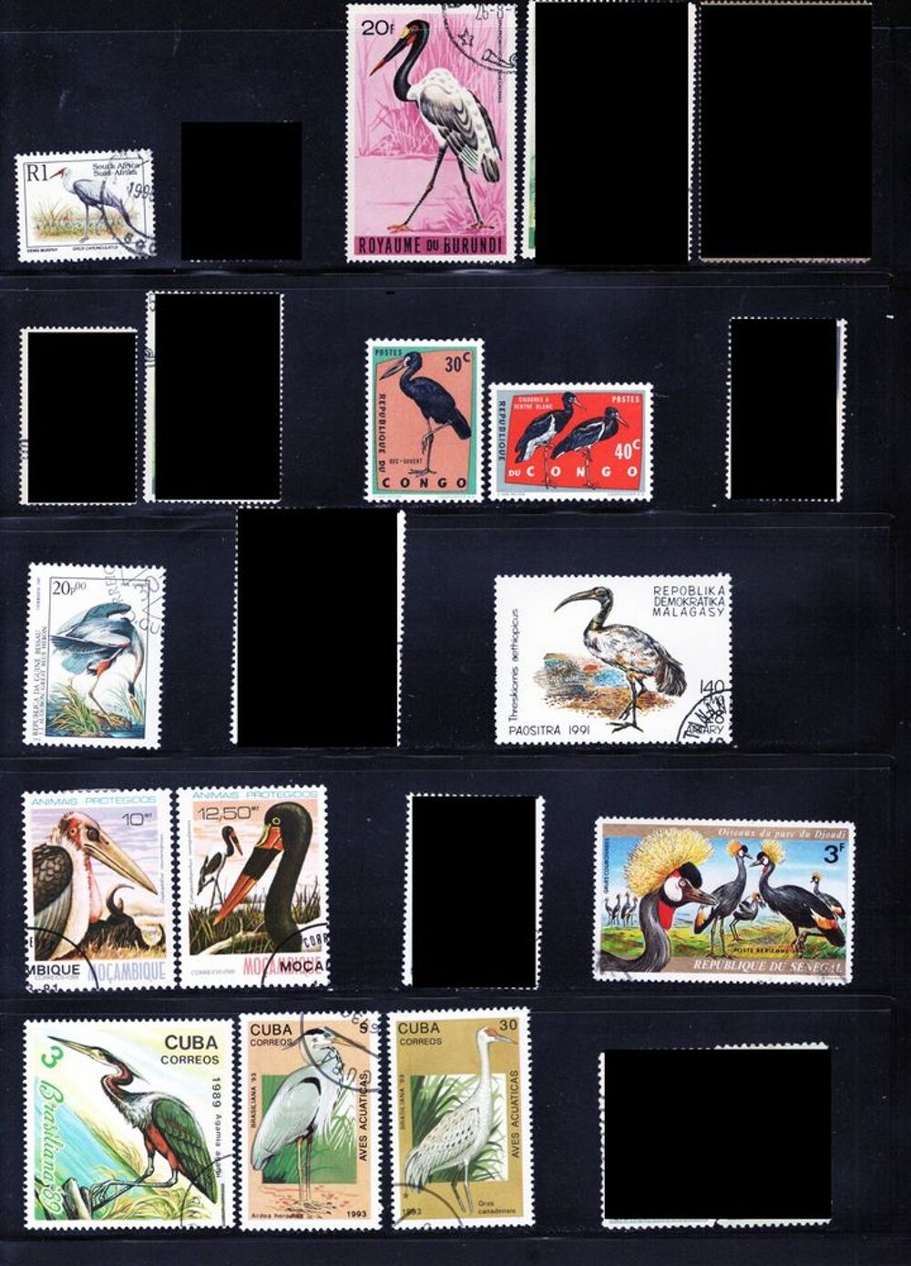 lot de 36 timbres du MONDE avec des ECHASSIERS 