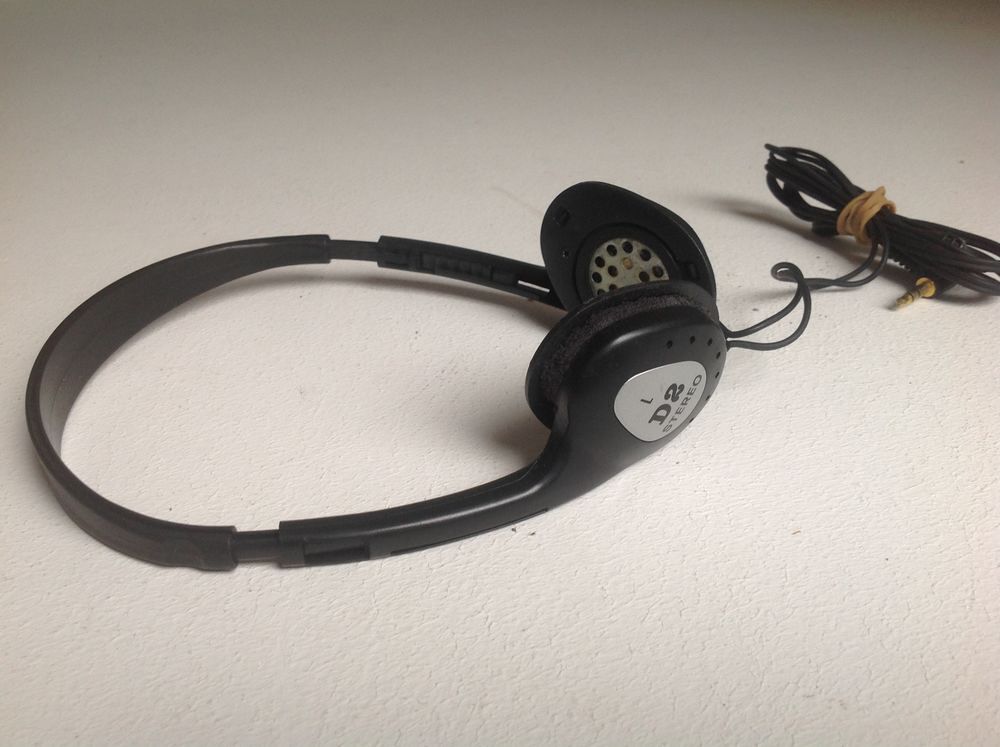 CASQUE D2 DE WALKMAN, MARCHE D'UN C&Ocirc;T&Eacute; Instruments de musique