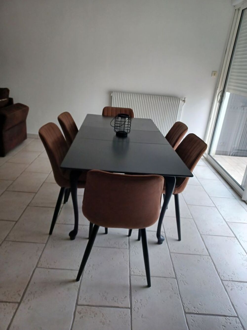 Chaises , quasi-neuf + table offerte Meubles
