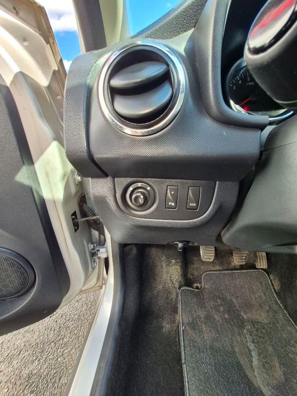 Sandero 1.5 dCi 90 FAP Stepway Ambiance 2015 occasion 49070 Saint-L&eacute;ger-de-Lini&egrave;res