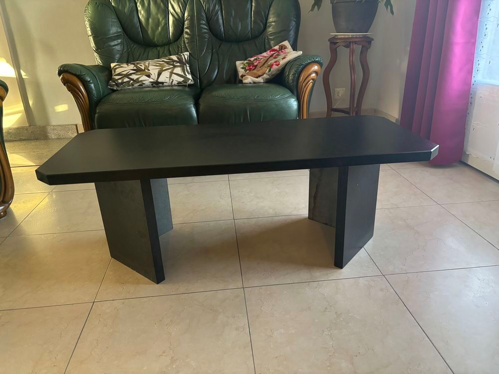 table basse noire en granit Meubles
