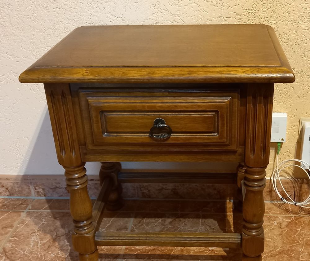 Lit bois massif et tables de chevet Meubles