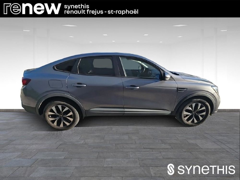 Arkana E-Tech 145 - 23 Evolution 2023 occasion 83600 Fr&eacute;jus