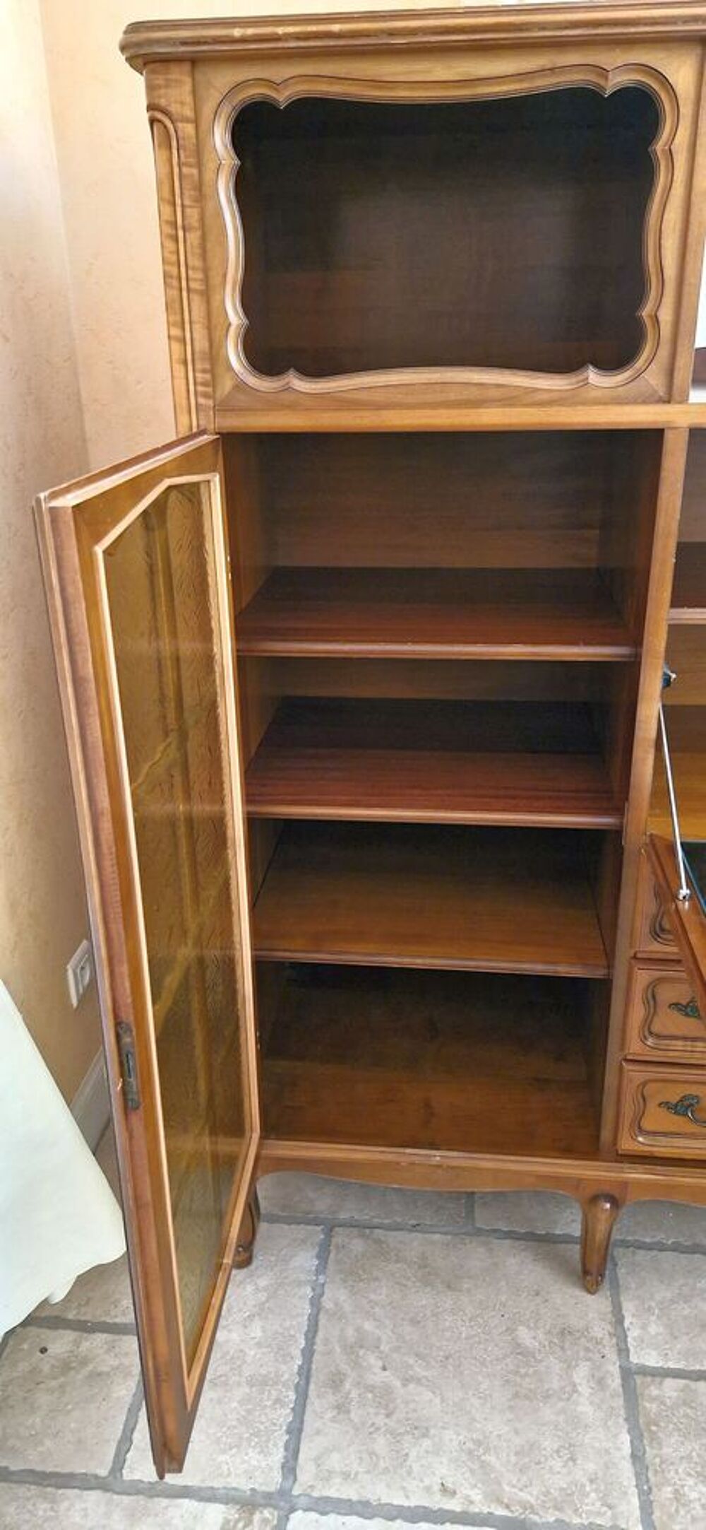 Meuble bahut en bois 5 portes et 3 tiroirs
Meubles