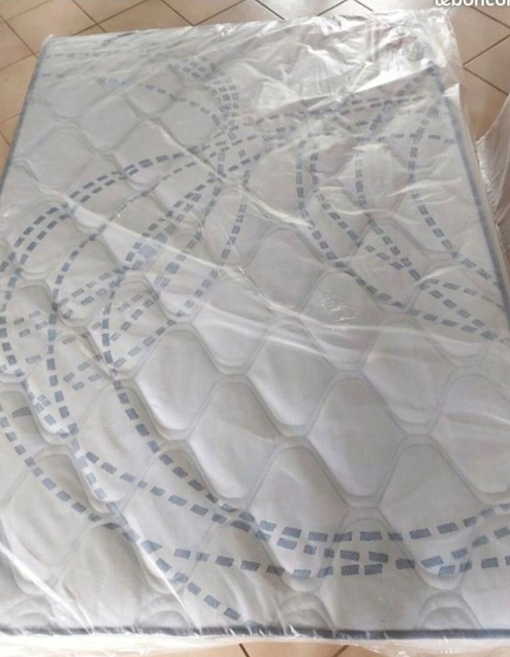 Matelas M&eacute;rinos Scopit en latex neuf Meubles