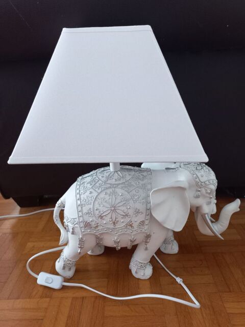 Lampe blanche lphant tbe 28 Linars (16)