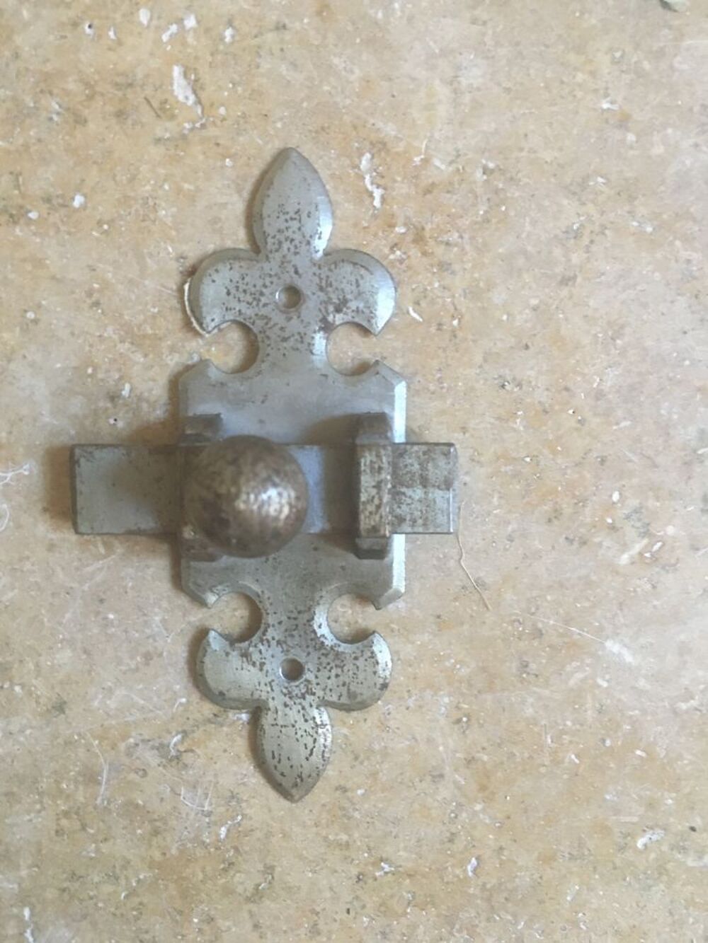 Targette fer forg&eacute; fleur de lys
Bricolage