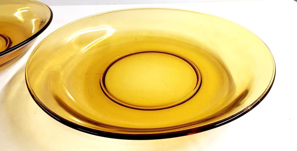 1 grand plat creux en Vereco couleur marron-orang&eacute; Electrom�nager