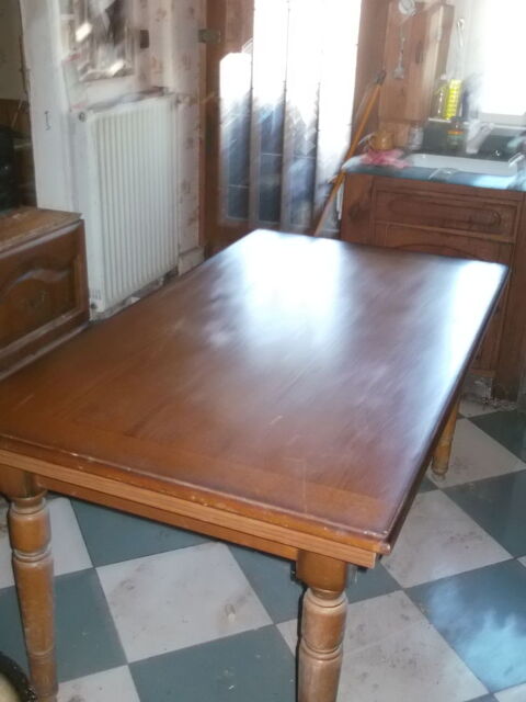 Table de Cuisine en Chêne Massif
25 Val-et-Châtillon (54)