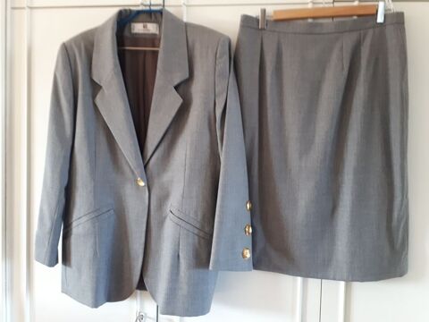 Tailleur gris BOUTIQUES GIVENCHY AUTHENTIQUE - 42 120 Villemomble (93)