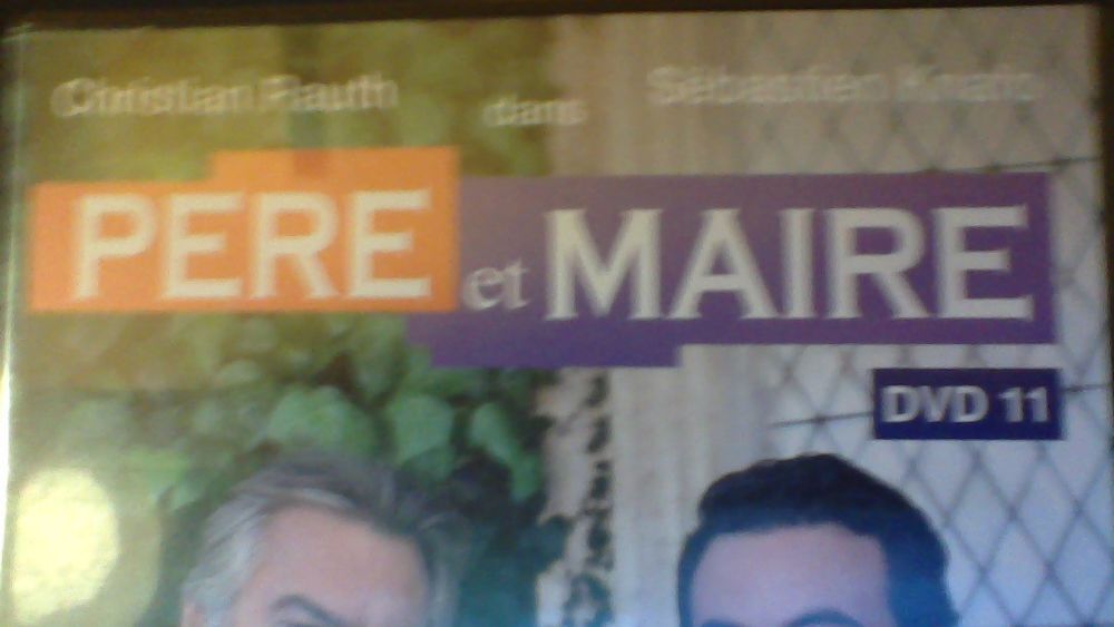RECHERCHE DVD DE LA SERIE "PERE ET MAIRE" DVD et blu-ray