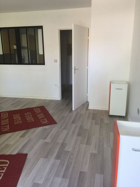  Appartement  louer 1 pice 40 m Fontainebleau