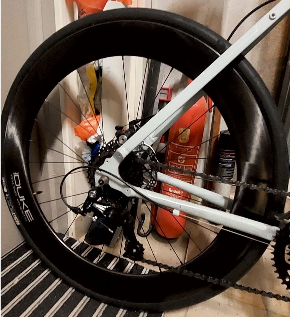 V&eacute;lo route V�los