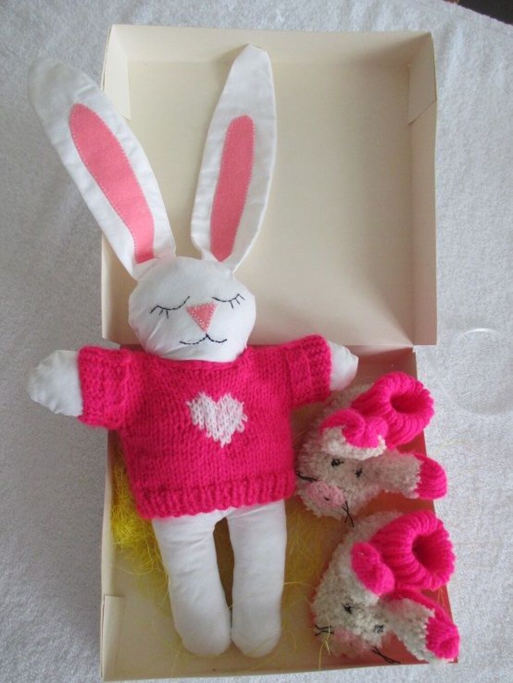 Ensemble Doudou " Lapin" et chaussons neuf &agrave; 19 euros Vêtements enfants