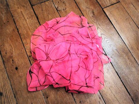 Foulard Carr� 75*75cm Rose Fuchsia- Nulle Part Ailleurs 25 Paris 15 (75)