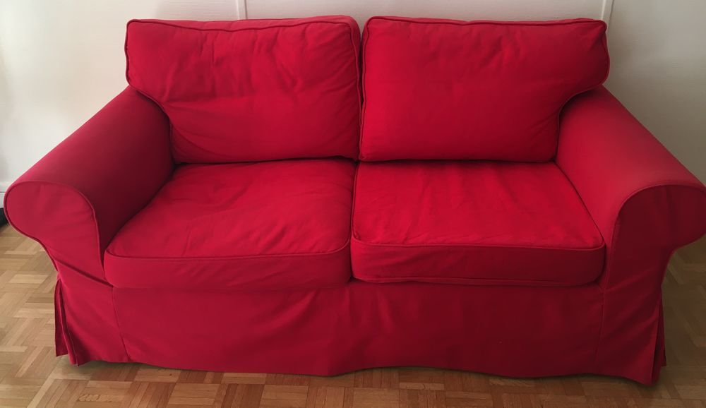 Canap&eacute; 2 places Ektorp rouge - 100 € Meubles