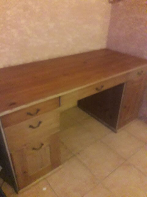 Bureau avec tiroirs et étagères 15 Béziers (34)