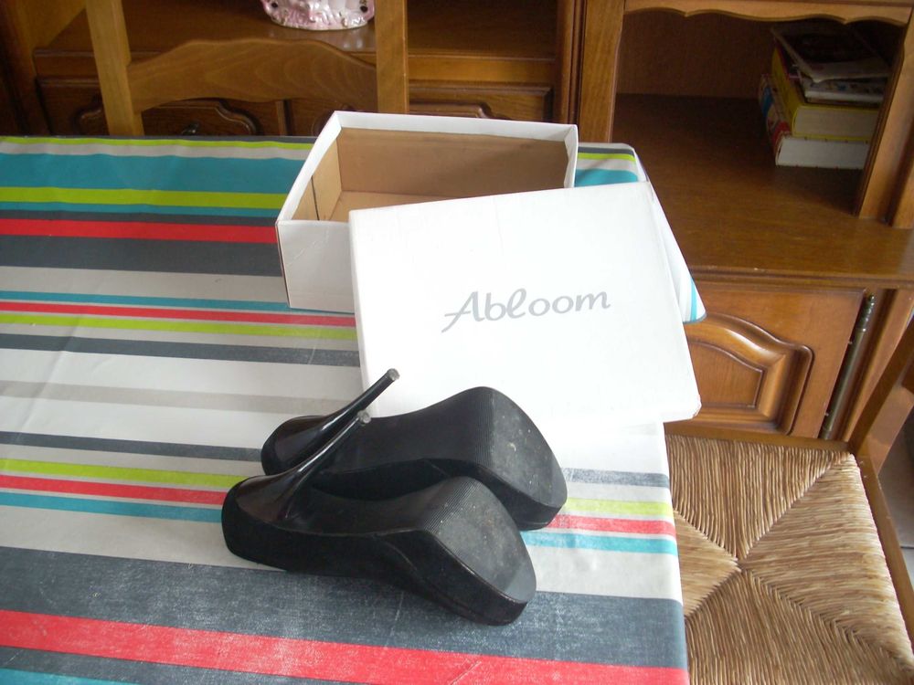 Escarpin noir en daim 38 femme. Chaussures