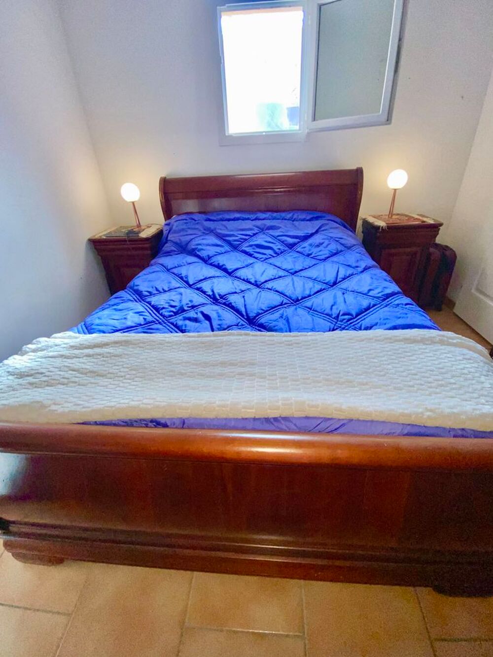 Lit double en bois massif acajou avec sommier Meubles