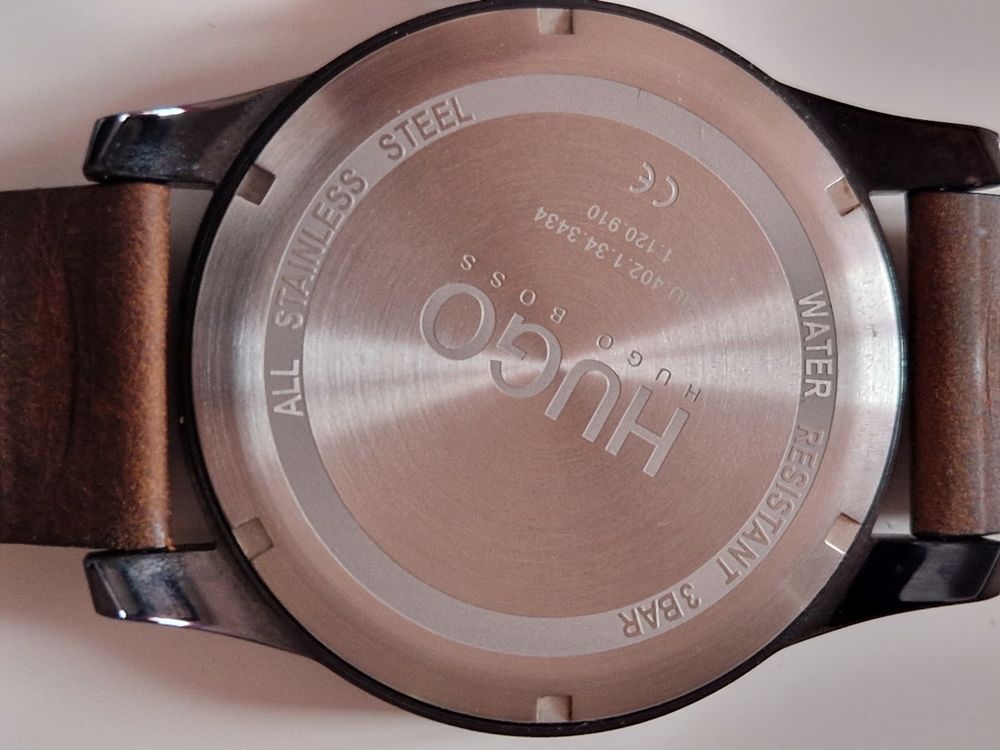 MONTRE HUGO BOSS ETAT NEUF Bijoux et montres