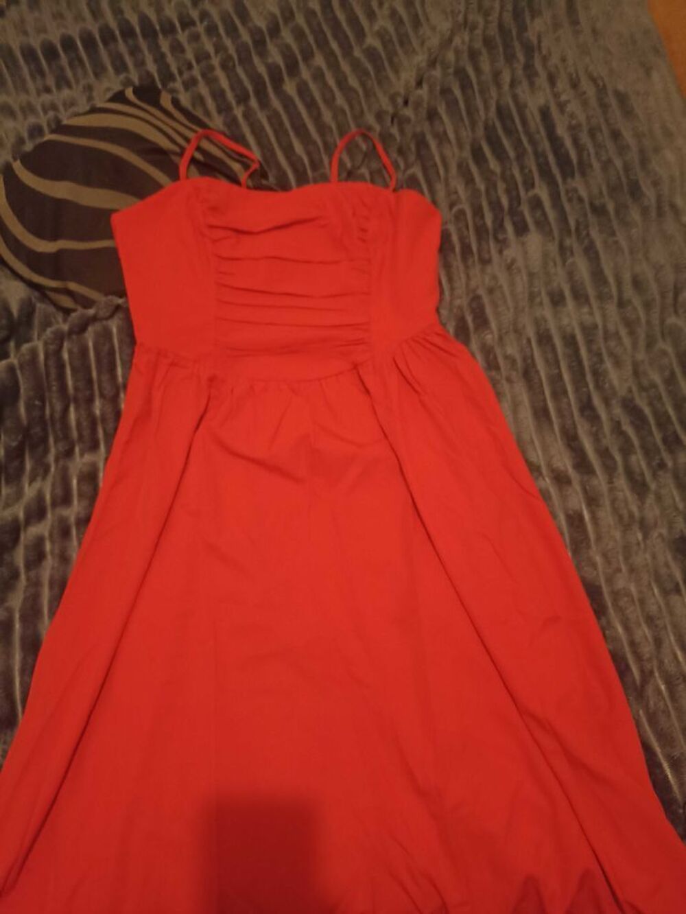 gros plastique d'habit femme du 38 au 42 robe . pulls.pantalons vestes chaussures 36 basket chaussure a talons jamais port&eacute; Vêtements