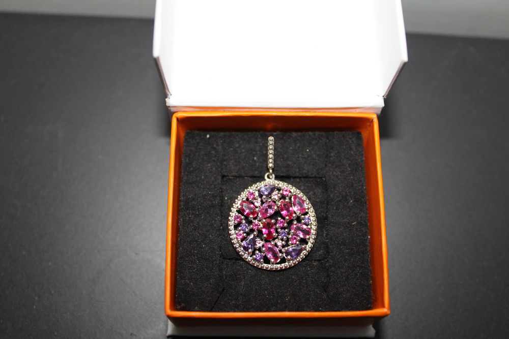 Pendentif rond argent avec oxyde de zirconiums Bijoux et montres