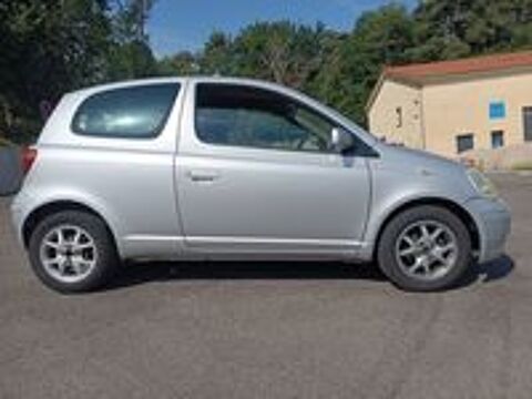 Yaris 65 VVT-i Lin&eacute;a Terra 2004 occasion 42170 Chambles