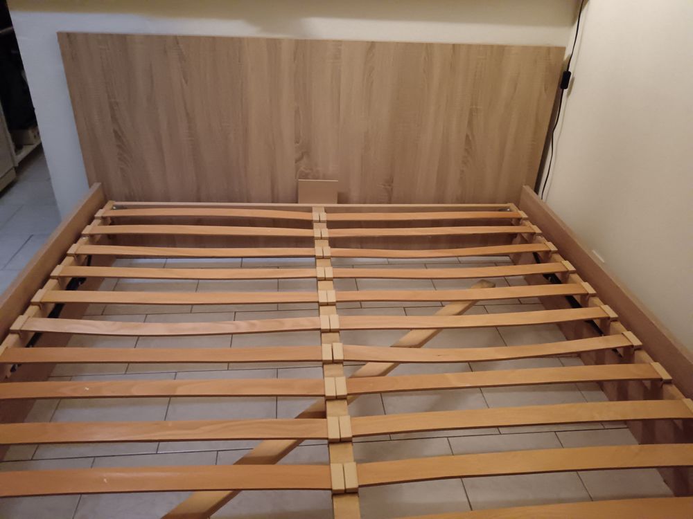 Lit complet
Meubles