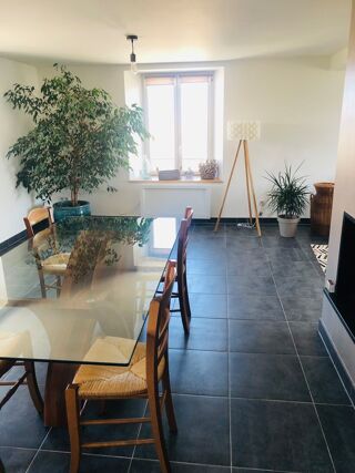  Appartement à louer 5 pièces 90 m²