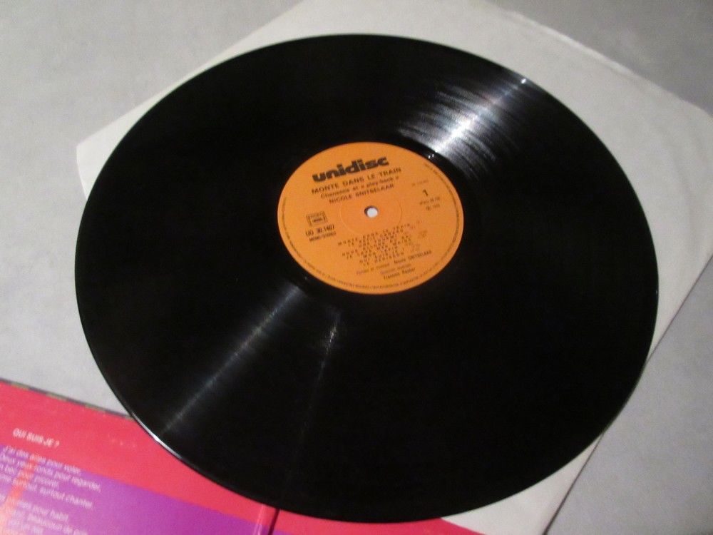 33 T pour les enfants MONTE DANS LE TRAIN CD et vinyles