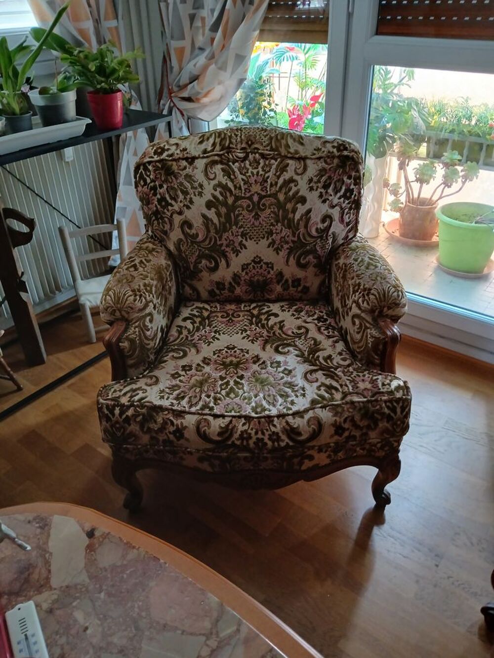 Canape fixe + 2 fauteuils en velours rose et vert
Meubles