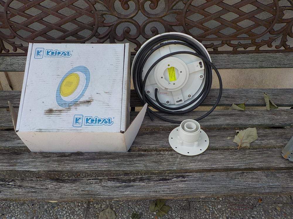 PROJECTEUR A LEDS pour piscine Bricolage