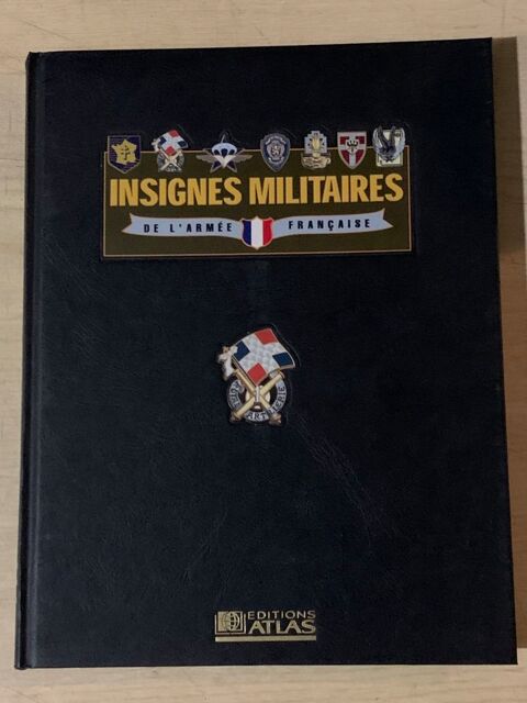 Livre insignes militaire 4 Paris 10 (75)