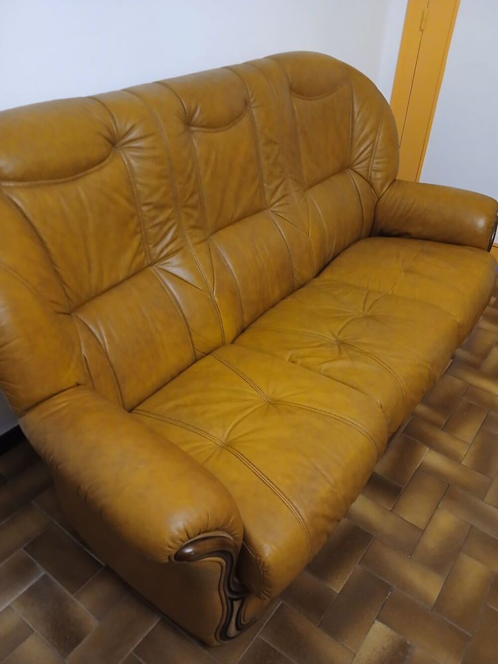 1 canap&eacute; et 2 fauteuils Meubles