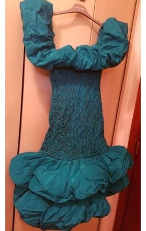 Robe cocktail fantaisie, vert meraude, double, Bretelles et volants modelable Courbevoie (92)