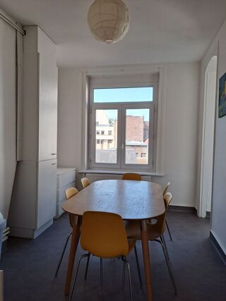  Appartement à louer 4 pièces 102 m²