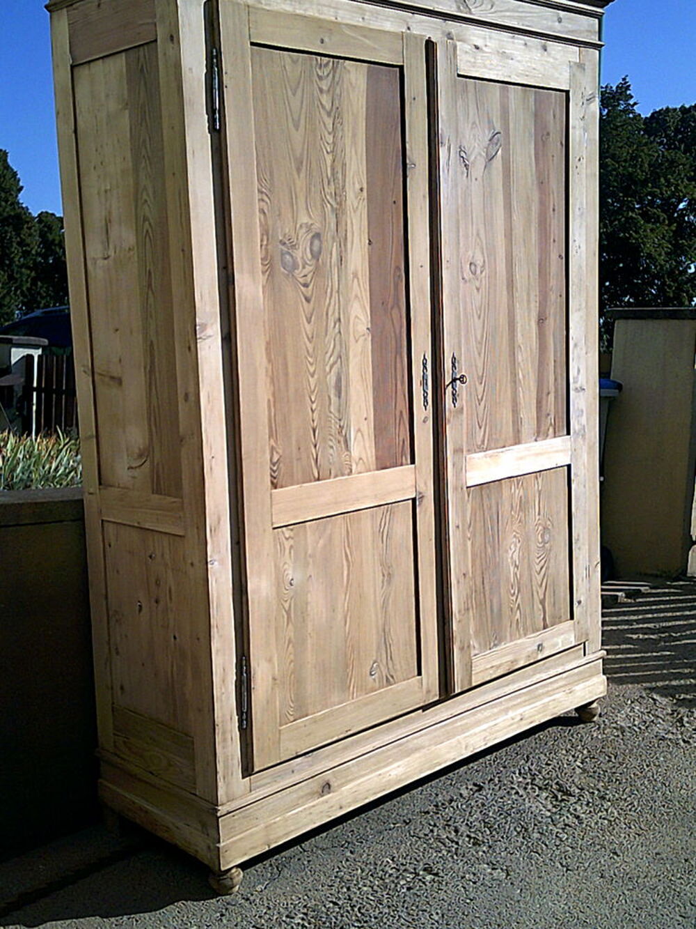armoire sapin Meubles