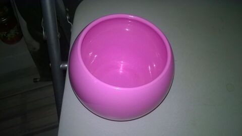 Pot rose bonbon
Neuf
pour fleurs,bonbons d�co ou autres
1 4 Talange (57)