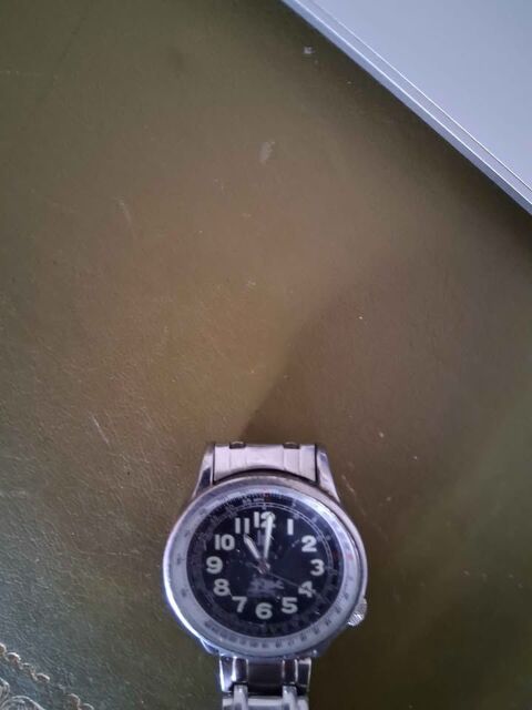 montre a pile 30 Dangé-Saint-Romain (86)