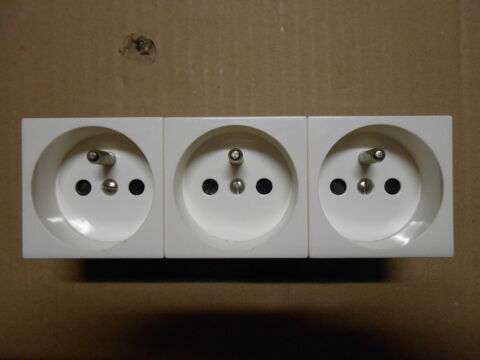 BLOC PRISES LEGRAND  74 181 (121)
10 Vend�me (41)